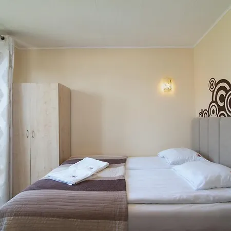 Guest house Goscinne West *