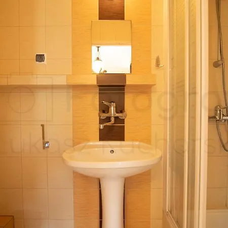 Goscinne West 3*